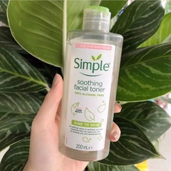 Nước hoa hồng Simple Kind to Skin Soothing Facial Toner