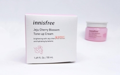 Kem Dưỡng Trắng Da Nâng Tone Tức Thì Innisfree Jeju Cherry Blossom Tone-Up Cream