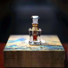 Tinh Dầu Trầm Hương Nguyên Chất 100% Việt Nam Chai 1ml - Hộp Đựng Cao Cấp Tinh Dầu Trầm Hương Nguyên Chất 100% Việt Nam Chai 1ml - Hộp Đựng Cao Cấp