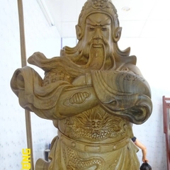 Tượng QUAN CÔNG trấn trạch trừ tà ma gỗ Bách Xanh thơm mát Tượng QUAN CÔNG trấn trạch trừ tà ma gỗ Bách Xanh thơm mát