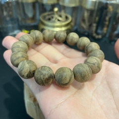 Vòng gỗ Trầm Hương tự nhiên banh đỏ 14mm thơm ngọt mạnh Vòng gỗ Trầm Hương tự nhiên banh đỏ 14mm thơm ngọt mạnh