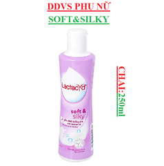 Dung dịch vệ sinh phụ nữ  dưỡng ẩm soft & silky lactacyd chai 250ml