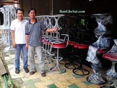 Cty Minh Thy giao bàn ghế bar cafe cho dự án Cty Nhà Việt Tư