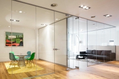 Vách kính ngăn phòng