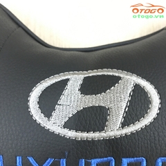 gối đầu logo hyundai