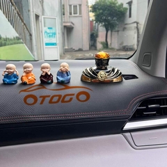 hình ảnh thực tế nước hoa sư tử đen để ô tô