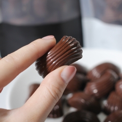 Dark Couverture Chocolate 68%/ Bag 150