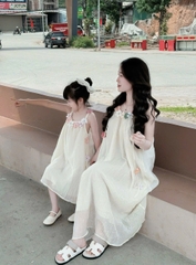 - VÁY ĐÔI MẸ BÉ 2S MÀU BE ĐÍNH HOA