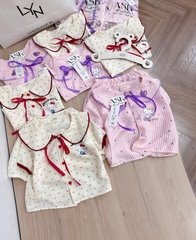 - SET 2 BỘ ĐÙI PYJAMA BÉ GÁI KITTY hồng sọc be chấm bi