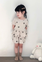 - SET 3 BỘ ĐÙI BÉ GÁI PELUM HOA NƠ ĐEN GHI HỒNG