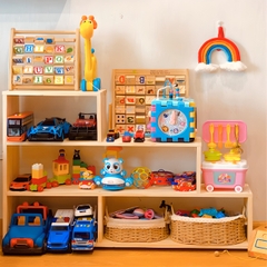 Kệ 3 Tầng Bậc Thang Montessori Đựng Đồ Chơi Cho Bé Trang Trí Decor Phòng Cho Trẻ