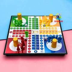 Đồ Chơi Nhựa Bàn Cờ Cá Ngựa Kiêm Hộp Đựng Tiện Lợi Cho Bé