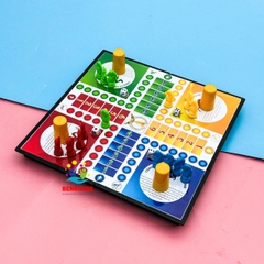 Đồ Chơi Nhựa Bàn Cờ Cá Ngựa Kiêm Hộp Đựng Tiện Lợi Cho Bé