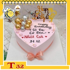 Bánh kem trái tim T32 màu hồng cắm phụ kiện hiện đại lãng mạn tặng cho nữ