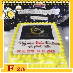 Bánh kem vuông F23 màu vàng trắng sang chảnh royal in logo doanh nghiệp