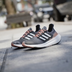 Giày chạy bộ nữ adidas ULTRABOOST LIGHT - IE1745