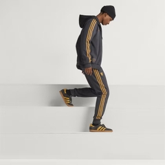 Quần nỉ bóng đá adidas Manchester United Terrace Icons Nam - JN2815
