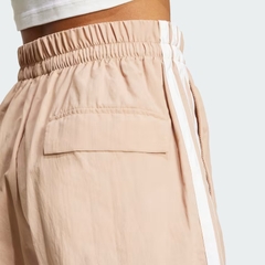 Quần short adidas Essentials 3 sọc Nữ - JX7684