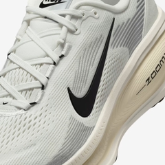 Giày chạy bộ Nike VOMERO 18 Nam HM6803-101