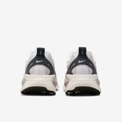 Giày chạy bộ Nike VOMERO 18 Nam IB5726-100