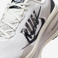 Giày chạy bộ Nike VOMERO 18 Nam IB5726-100