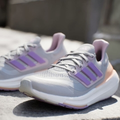 Giày chạy bộ nữ adidas ULTRABOOST LIGHT - IE1762