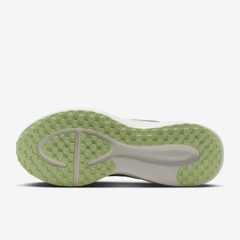 Giày chạy bộ Nike Revolution 8 Nữ HJ8485-100