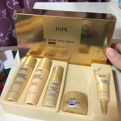 BỘ DƯỠNG CHỐNG LÃO HÓA IOPE SUPER VITAL VIP SPECIAL GIFT