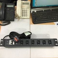 Thanh Phân Phối Nguồn Điện PDU Rack Mount 19 inch 1U 6 Way IEC C13 PDU MCB BHW-T4 C32 MITSUBISHI Công Suất Max 13A to UK 3 Pin Plug Power Cord 3x1.5mm Length 4.2M