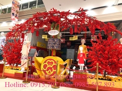 Hoa đào đỏ rực tại Aeon mall Bình Tân - Tp HCM