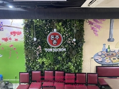 Vách tường hoa xinh xắn tại nhà hàng nướng Hàn Quốc - 50 Vũ Phạm Hàm - Hà Nội