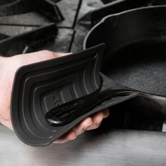 Lodge - Nhắc nồi silicone - Màu đen