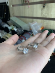 NM001 Nhẫn Moissanite thân đính đá cám