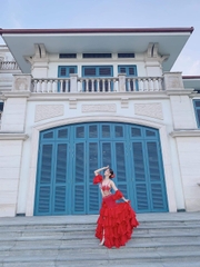 Váy múa flamenco màu đỏ thiết kế chân váy xòe tầng