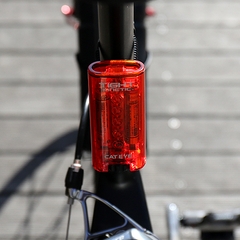 Đèn hậu xe đạp CATEYE Tight Kinetic tích hợp Brake mode cảnh báo giảm tốc