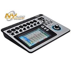 QSC TouchMix-8 14-channel Touchscreen Digital Mixer