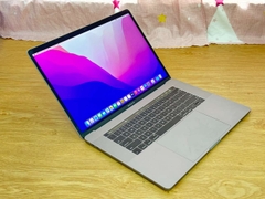 Macbook Pro 15 Inch 2018 - Core i7-2.6 GHz - RAM 16GB - SSD 500GB - Radeon Pro 560X - Touch Bar