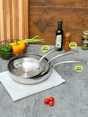 Chảo đúc inox 3 lớp đáy liền Tri-ply Kaiyo, dáng cạn size 26cm