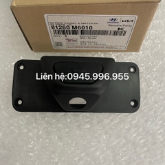 Công tắc mở cốp sau Kia Cerato 2019 81260M6010 Công tắc mở cốp sau Kia Cerato 2019 81260M6010