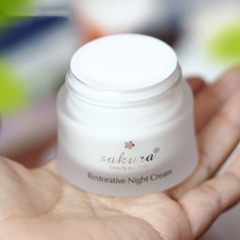 Kem Dưỡng Phục Hồi Chống Lão Hoá Da Ban Ngày Sakura Restorative Day Cream 30g