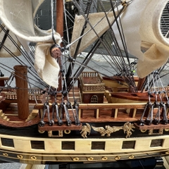 Mô Hình Thuyền Buồm Gỗ Phong Thuỷ France II - Thuyền Buôn Cổ của Pháp - Gỗ Muồng Đen - Thân dài 60cm