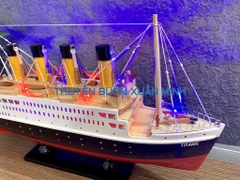 Mô Hình Tàu Thuỷ RMS Titanic - Tàu Titanic mô hình - Gỗ Tự Nhiên- Dài 40cm - Đèn LED Màu