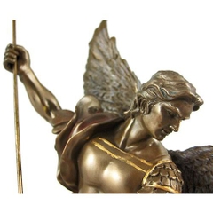 Tượng thiên thần diệt ác quỷ St. Michael