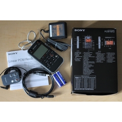 Máy ghi âm chuyên nghiệp Sony PCM-M10 Portable Audio Recorder