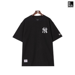 NEWERA, BIG BAISLEY T-SHIRT - BLACK