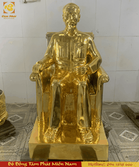 Tượng chủ tịch Hồ Chí Minh ngồi ghế dát vàng 9999 làm theo yêu cầu