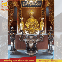 Tượng Phật Adida ngồi đài sen bằng đồng dát vàng lắp cho chùa tại Hưng Yên