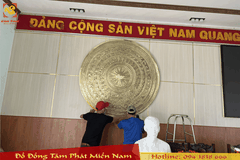 Mặt trống đồng vàng thúc nổi thủ công