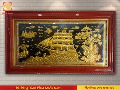 Tranh Thuận buồm xuôi gió khung đồng mạ vàng 24K nền đen