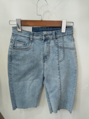 Quần jean ngố 1 sọc tua xanh B5247